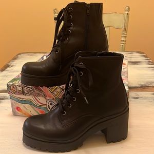 Jeffrey Campbell Scavenger Boots 8.5